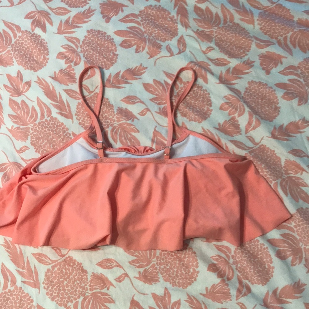 Sweet Ruffled Swimsuit - Picture 4 of 6